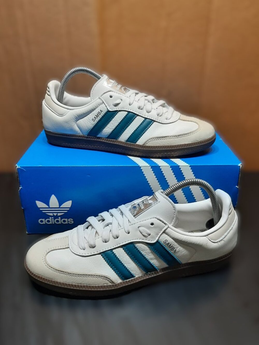 Adidas Samba Women’s Size 9 OG Cloud White Cream Legacy Teal Sneakers IG1963 - Picture 2 of 16